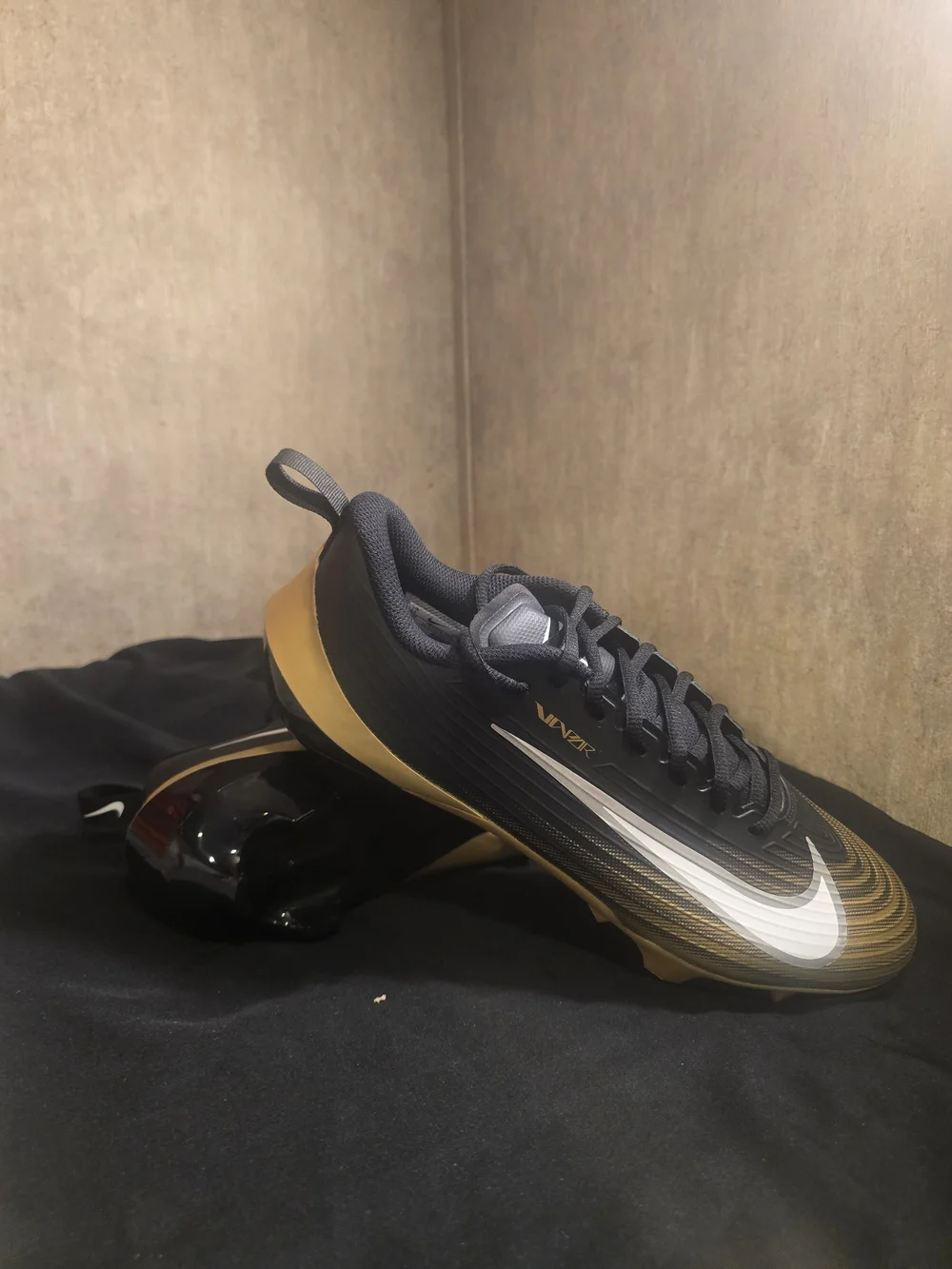 Nike Vapor Speed 3 Black/Metallic Gold/White football cleats Mens size 11